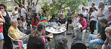 Trek er es uut is the ultimate event around the diatonic accordion in The Netherlands. Its almost like a family reunion with many really nice family members.