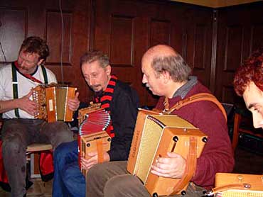 De sessie na middernacht met Derk van Dieren, Sander van Harten, Willem Schot en een piezeltje Bask.