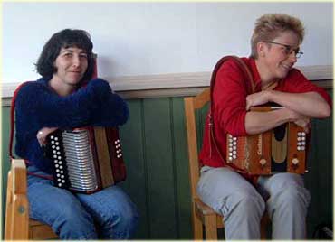 Inge en Carola zijn zeer onder de indruk van Antonio Rivas.