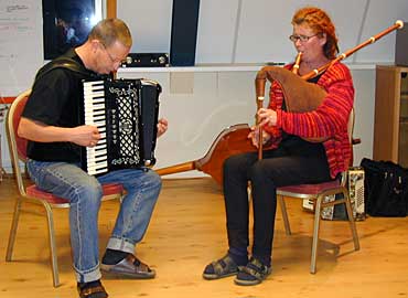 Zonder Luc Drdregter en Ivon Schilder is het weekende van de Lage Landen niet helemaal het weekend van de Lage Landen. Nu eens niet achtief in de barruimte, maar op het Open Podium.