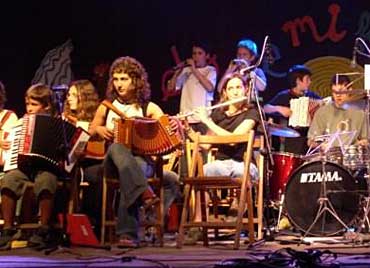 Folkbal i Orquestra de Colonies