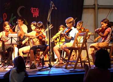 Folkbal i Orquestra de Colonies