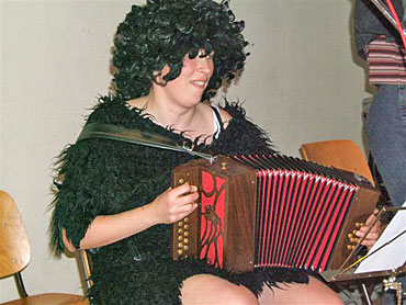 Flintstone Betty speelt ook ander repertoire. Hier Prinses op de erwt, een compositie van Mark Shngen.
