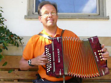 Voor de stal van Rcklehof op de oude Hohner BesEs.