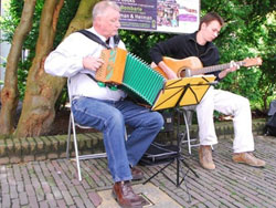 Collega Paul van Muijen (links) van Trekzakpagina.nl in actie.