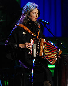 De Canadese Kate McCarrigle met Castagnari Tommy: met zus Ann een begrip op folkgebied.