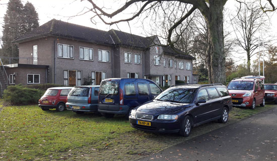 Conferentiecentrum De Glind in de gelijknamige negorij, alwaar de workshops sinds jaar en dag plaats vinden. Maar de tijd dat het gros per touringcar arriveerde is voorbij.