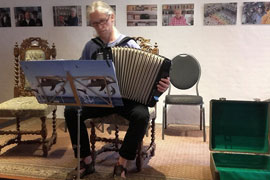 John Meulendijks met een Hohner met veel mogelijkheden.