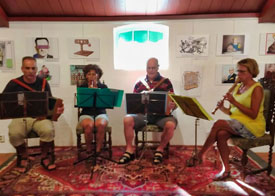 Leerlingen van Karin Geelen hadden ook een bijdrage aan het Open Podium (v.l.n.r. Ronald Klaassen, Bernadette Flohr, Ruud Snoeren en Yolande Smits. Een leuk en enthousiast kwartet . Ze zijn heel blij dat ze elkaar gevonden hebben.