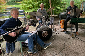 Met band Begane Grond: v.l.n.r. Piet Verhoeven, Maurits Appels en John Meulendijks