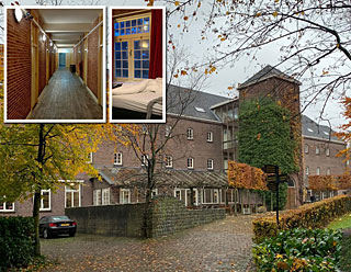 De Beukenhof is een groot oud kloostercomplex. De kamers hebben ramen. De gangen doorgaans niet met desorintatie tot gevolg.