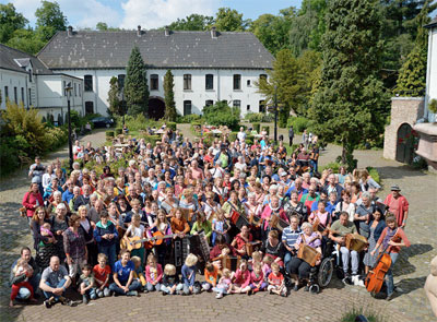 Jaarlijks terugkerend: de groepsfoto. Deze is genomen in 2015 door Mark Shngen